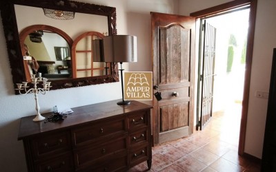 Spacious villa with guest apartment within short distance of the center of Altea la Vella.